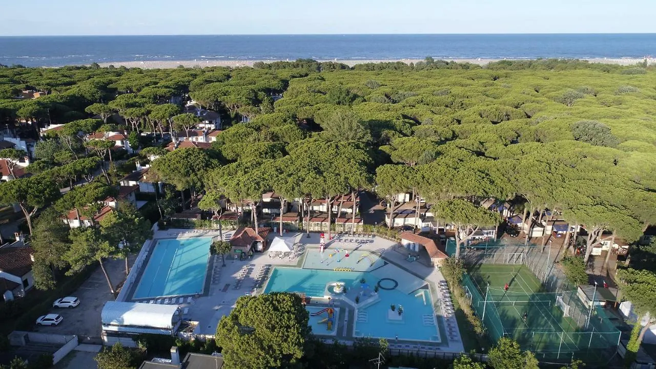 Kemp Victoria Mobilehome In Camping Mare E Pineta Lido di Spina